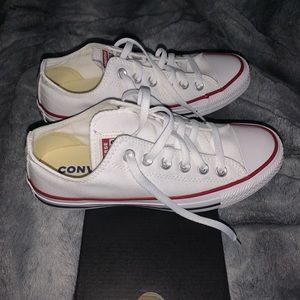 White Converse Chuck Taylor Low